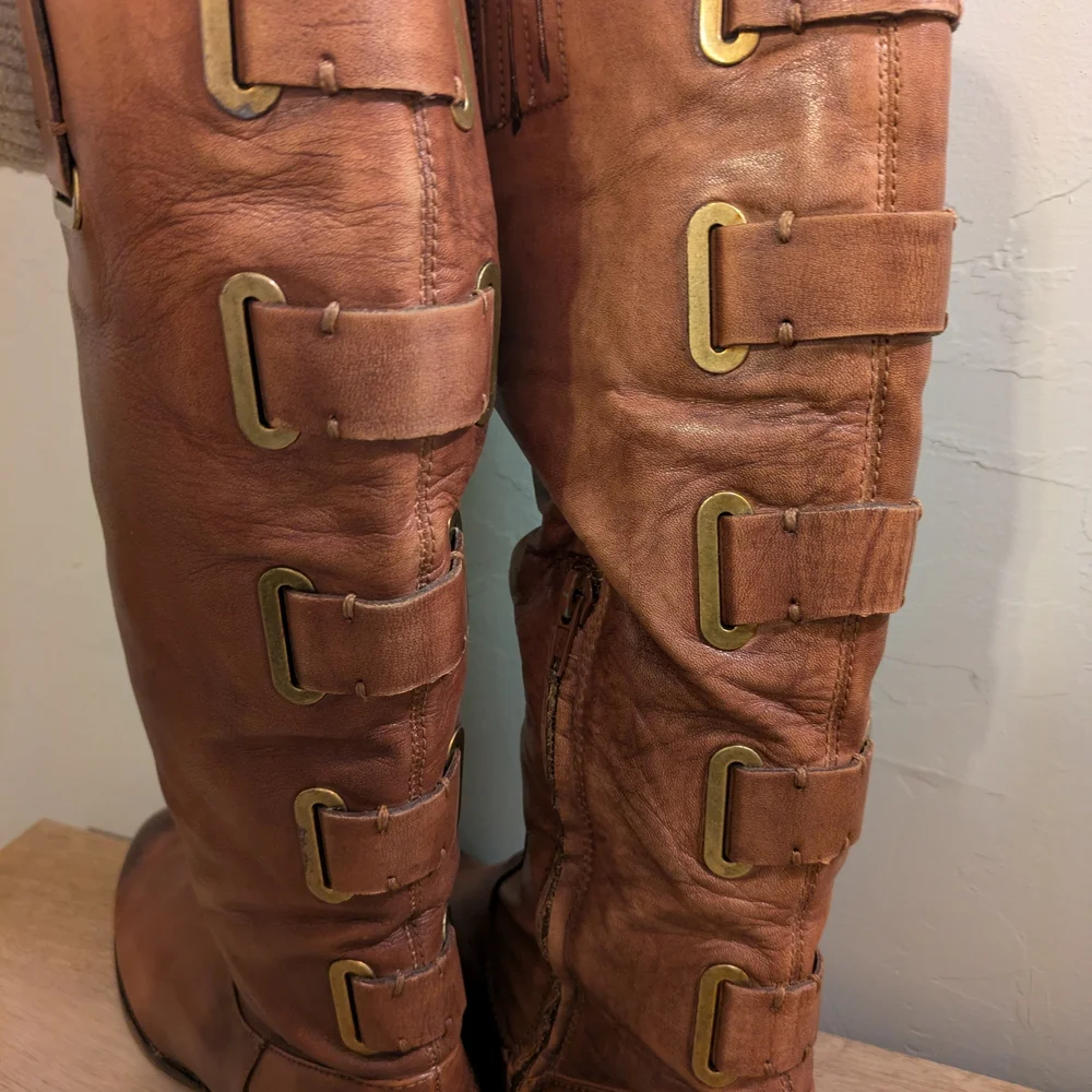 Arturo Chiang Tan Leather Boots W/Buckle Details - Picture 7 of 7